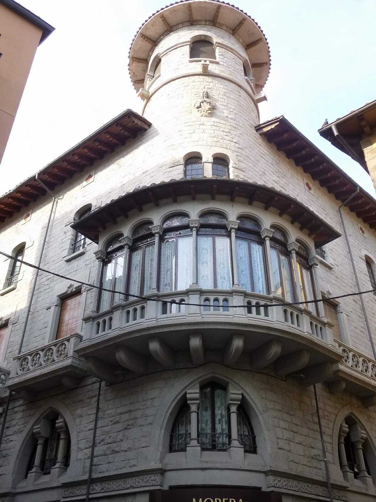 Randonnée urbaine à Olot : Exploration du patrimoine et des points d'intérêt - Olot