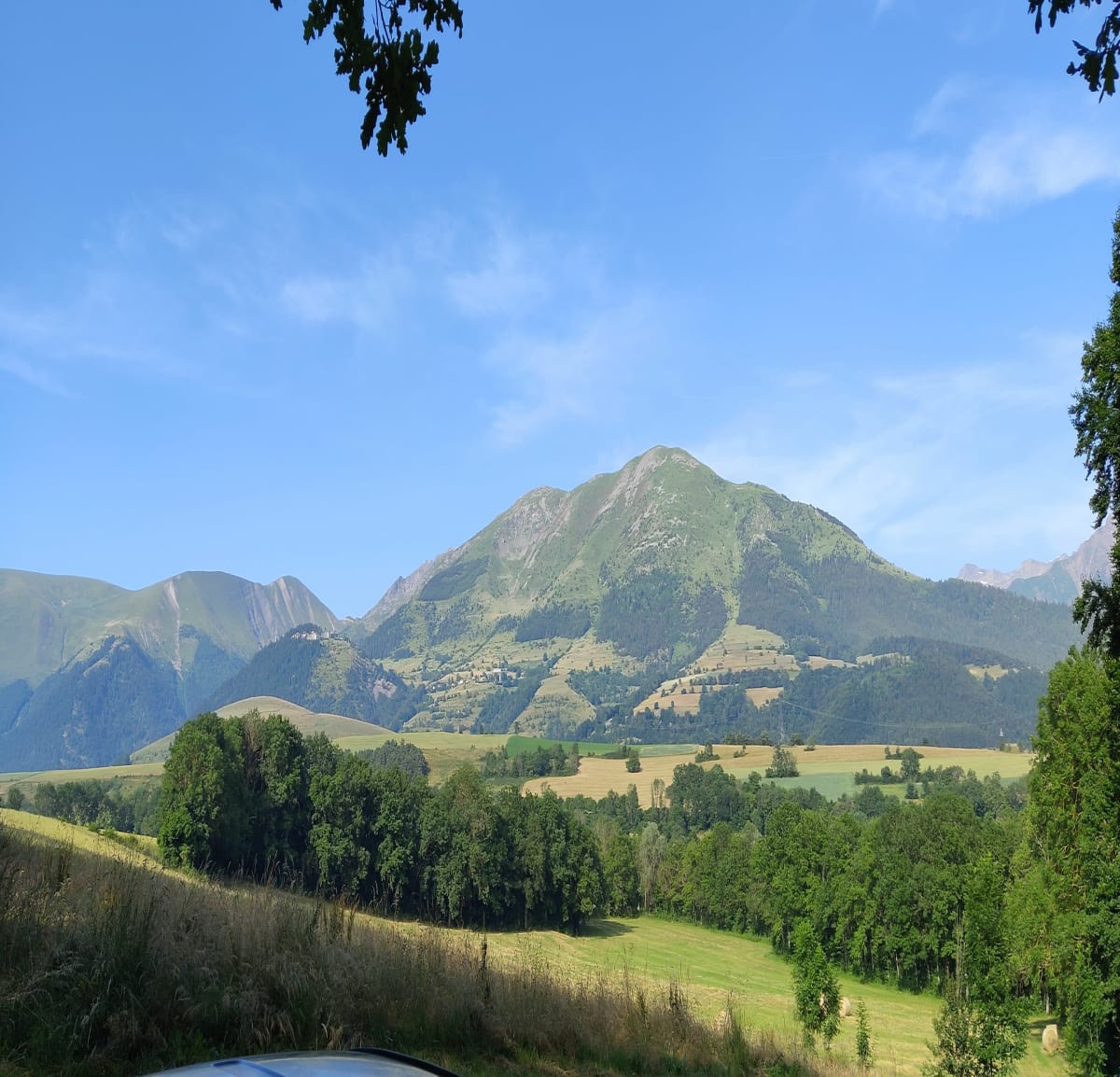 Ronde des champs prés de Pierre-Châtel - Pierre-Châtel