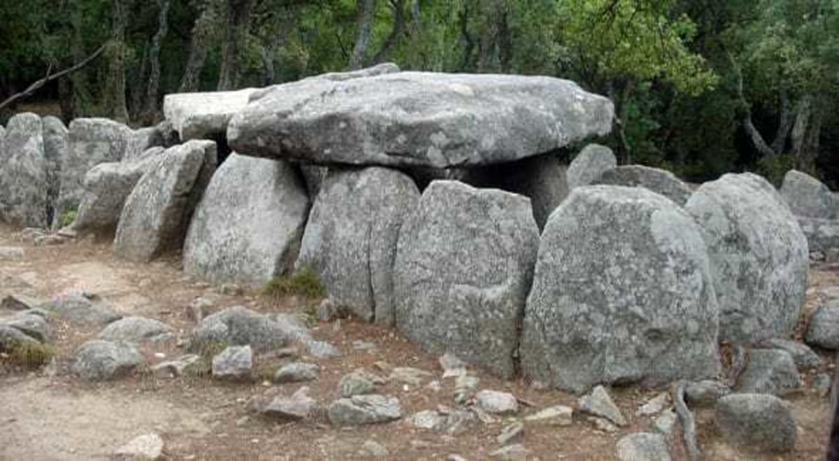 Randonnée à Santa Cristina d'Aro : Découverte du Dolmen de la Cova d'en Daina - Romanyà de la Selva