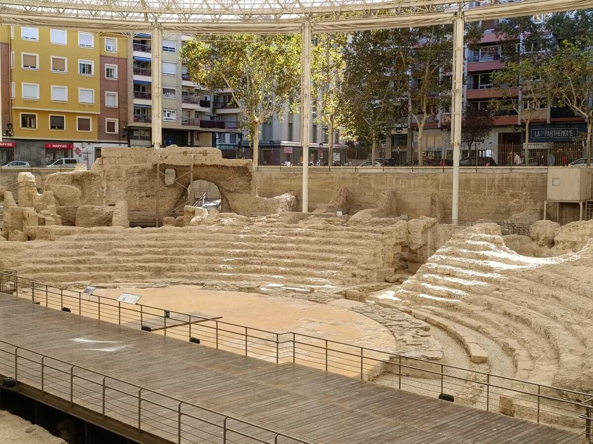 Randonnée culturelle à Zaragoza : Exploration urbaine au départ de La Paz - Zaragoza