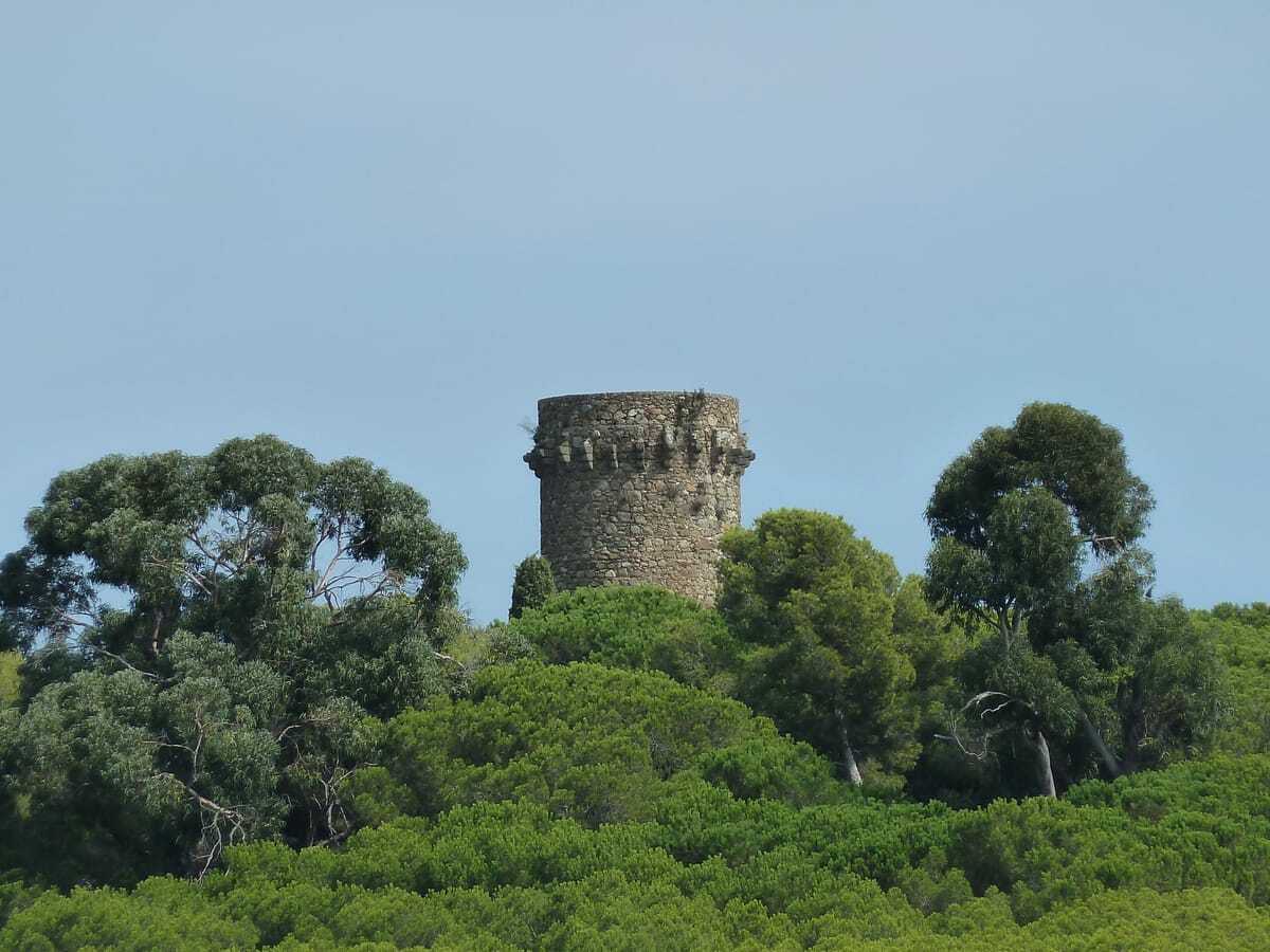Randonnée à Caldes d'Estrac : Exploration du patrimoine catalan - Caldes d'Estrac
