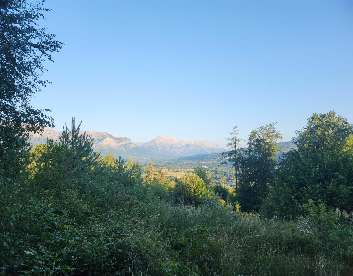 Chabottes entre forêt et village - Chabottes