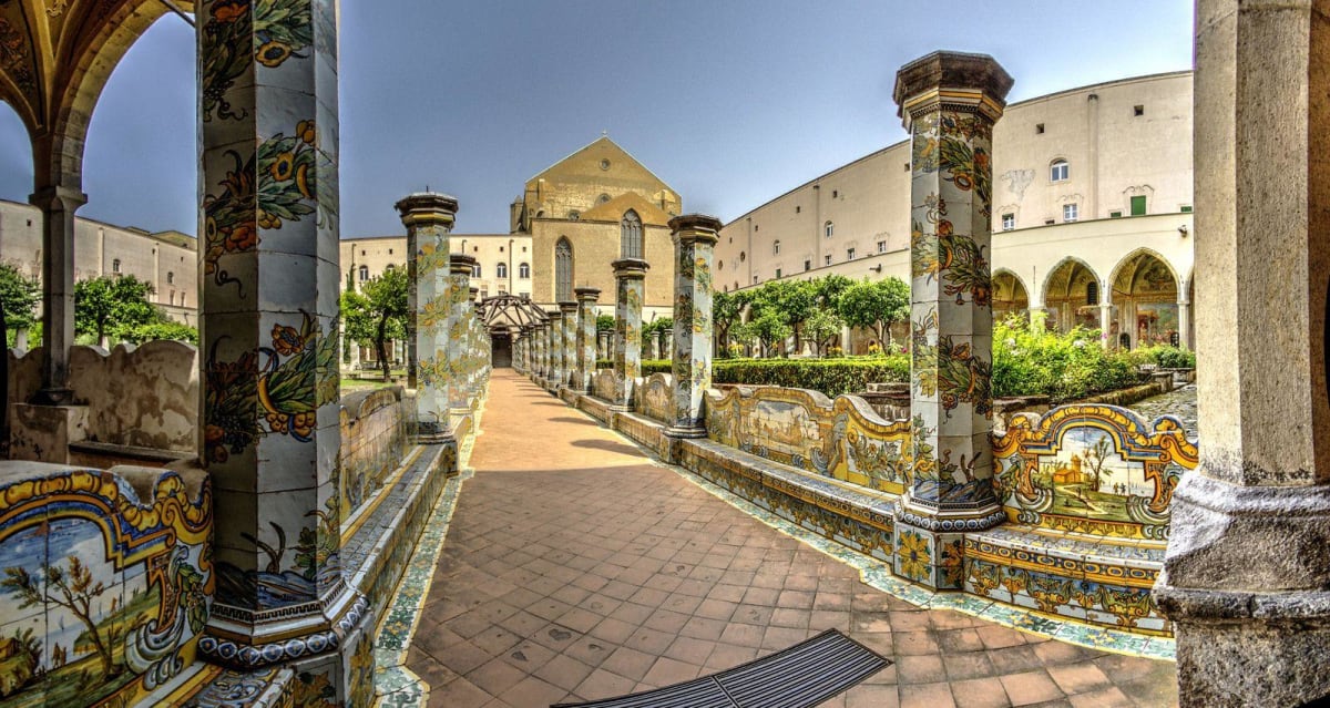 Naples, les arts et la culture du beau (passage en funiculaire) - Napoli