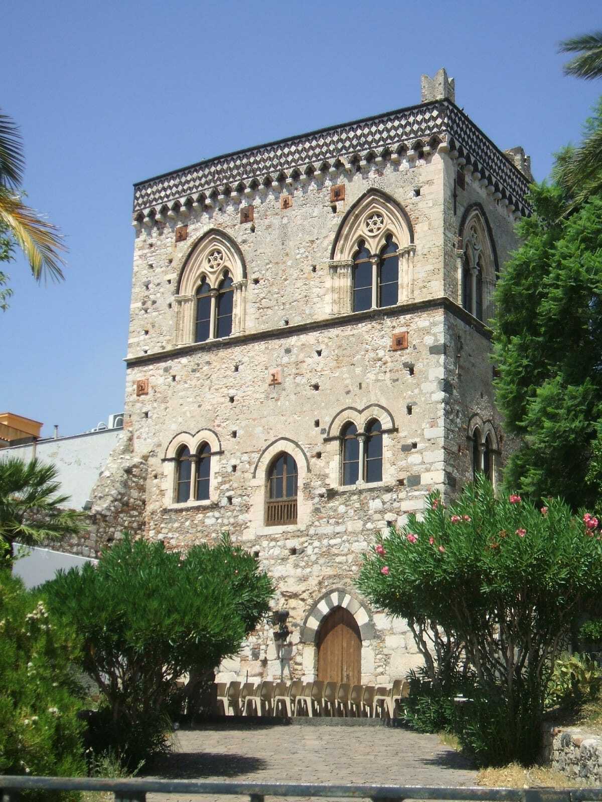 Randonnée à Castelmola : Explorez le patrimoine sicilien au départ de Via Salita Castello - Castelmola