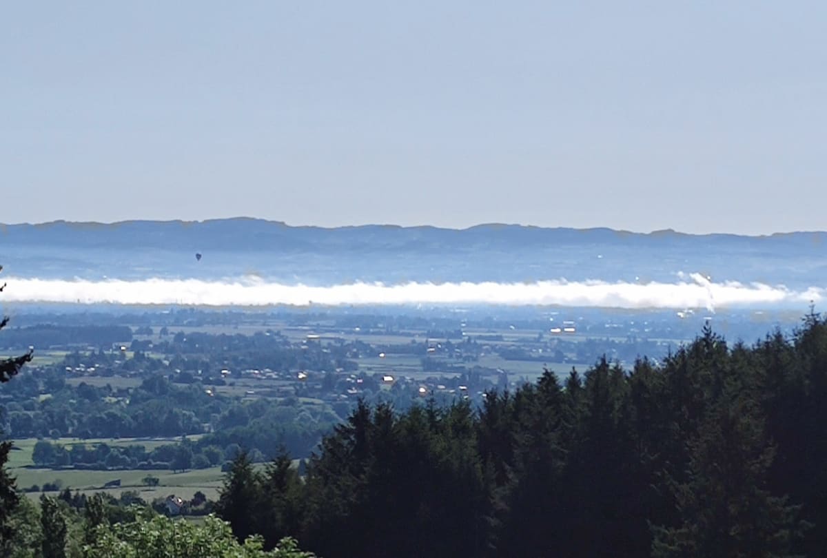 Marche à Saint-André-d'Apchon, par Arcon - Saint-André-d'Apchon