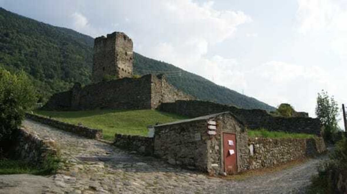 Randonnée à Tirano : Découverte du Patrimoine et des Paysages de Lombardie - Tirano