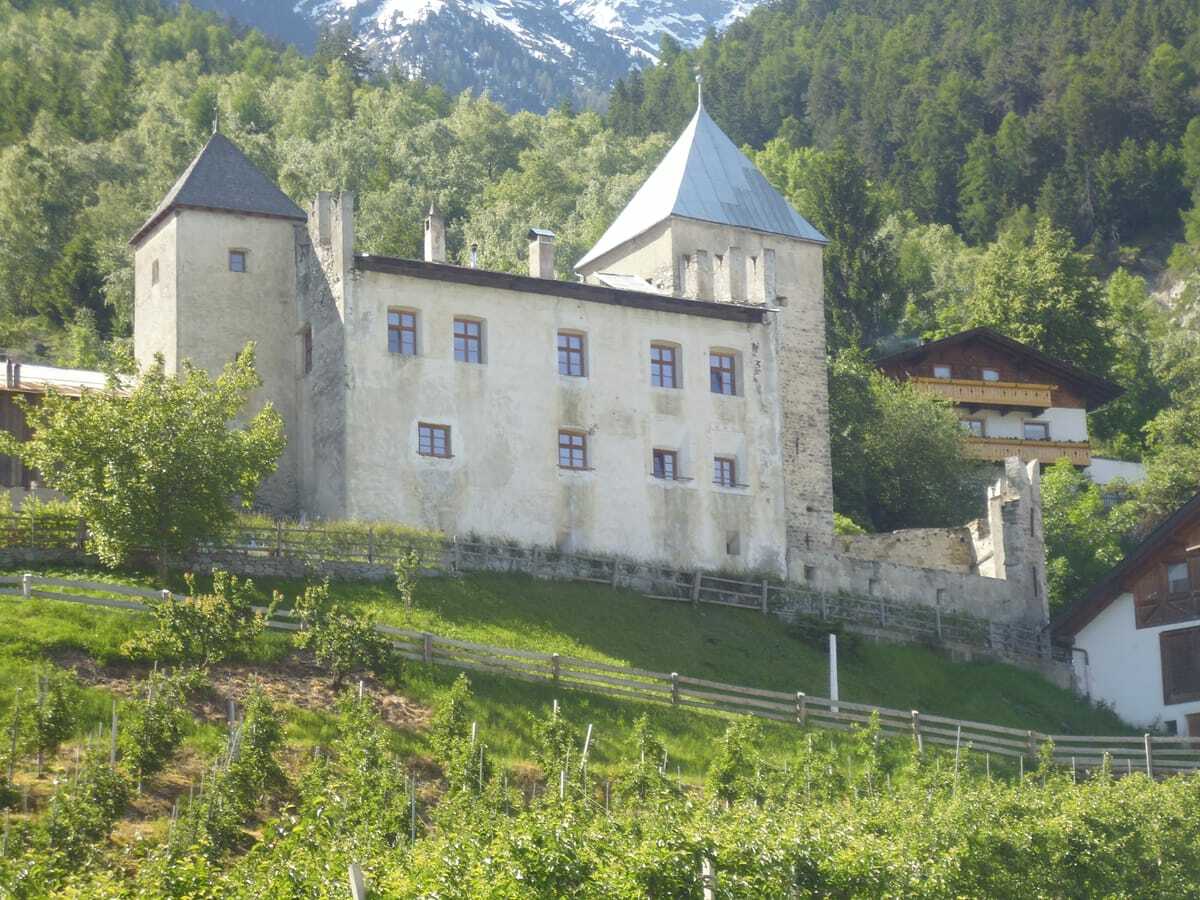Randonnée à Laas : Découverte de la vallée de Burgtal et du Castelletto - Cengles