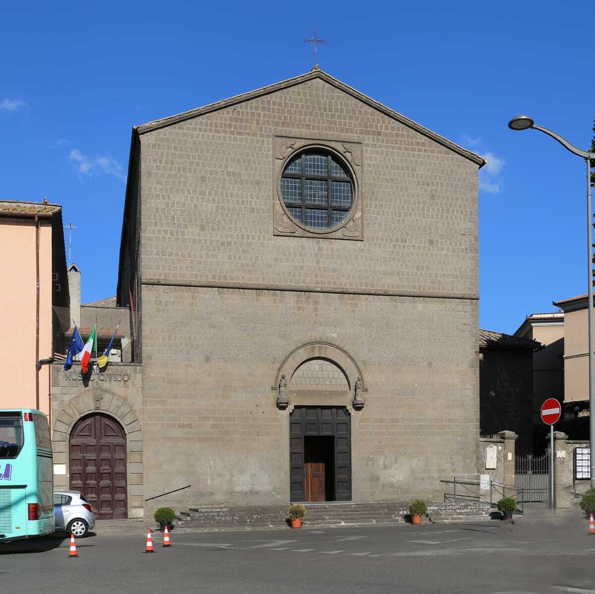 Randonnée à Viterbo au départ de Villanova : Découverte culturelle et urbaine - Viterbo