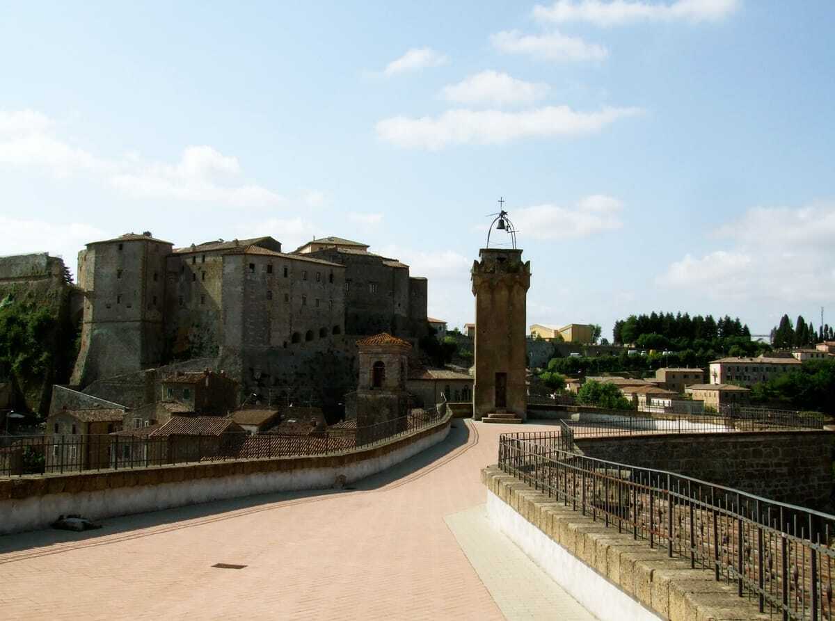 Randonnée à Sorano: Découverte du patrimoine toscan depuis Via Cavour