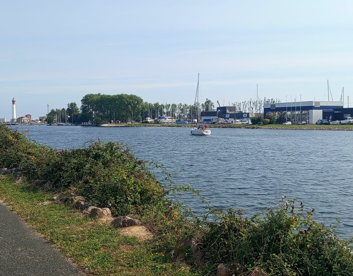 Ouistreham - Riva Bella par le port - Ouistreham