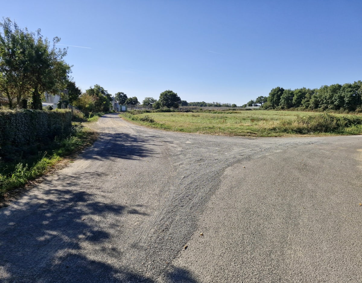 Chemin, sous bois et petite route sur Saint Lumine - Saint-Lumine-de-Coutais