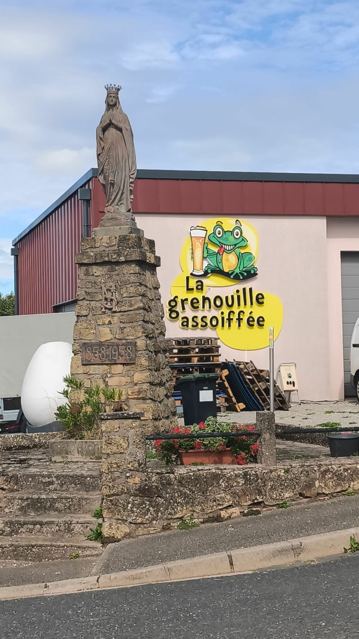 Jusqu'à la grenouille assoiffée de Vahl les Benestroff - Sophie