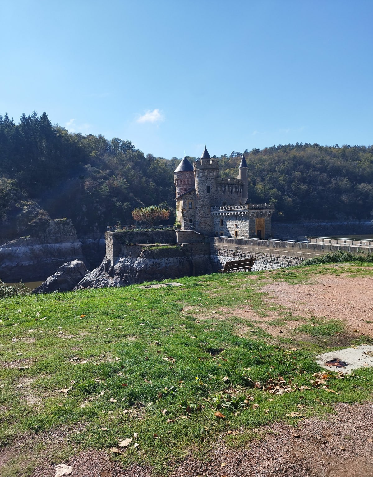 De Roanne au château de la Roche, par Villerest - Laura