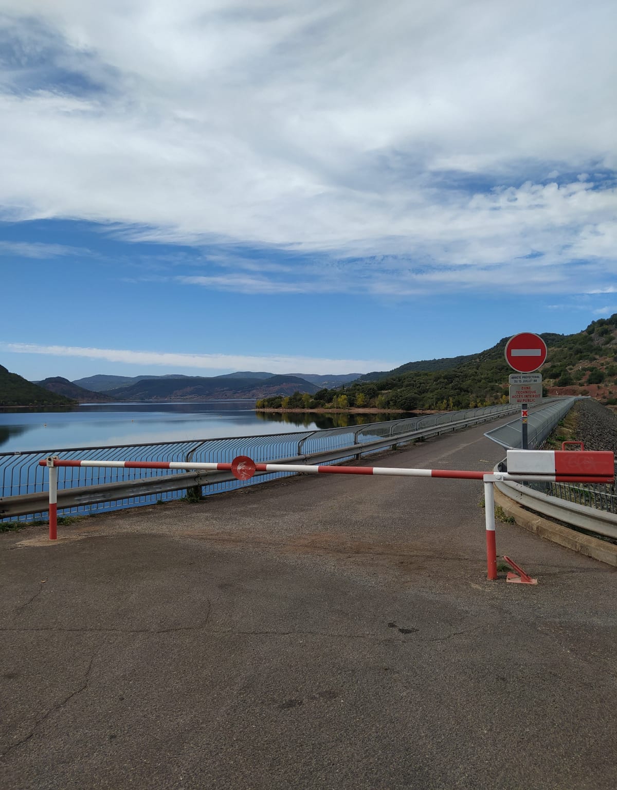 Barrage Lac du Salagou-Laulo en passant par Mas Audran. - LeGrishaSolitaire