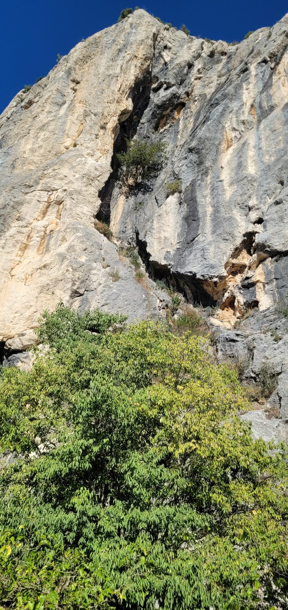 Le refuge Baudino à la Sainte-Victoire - JOELLE
