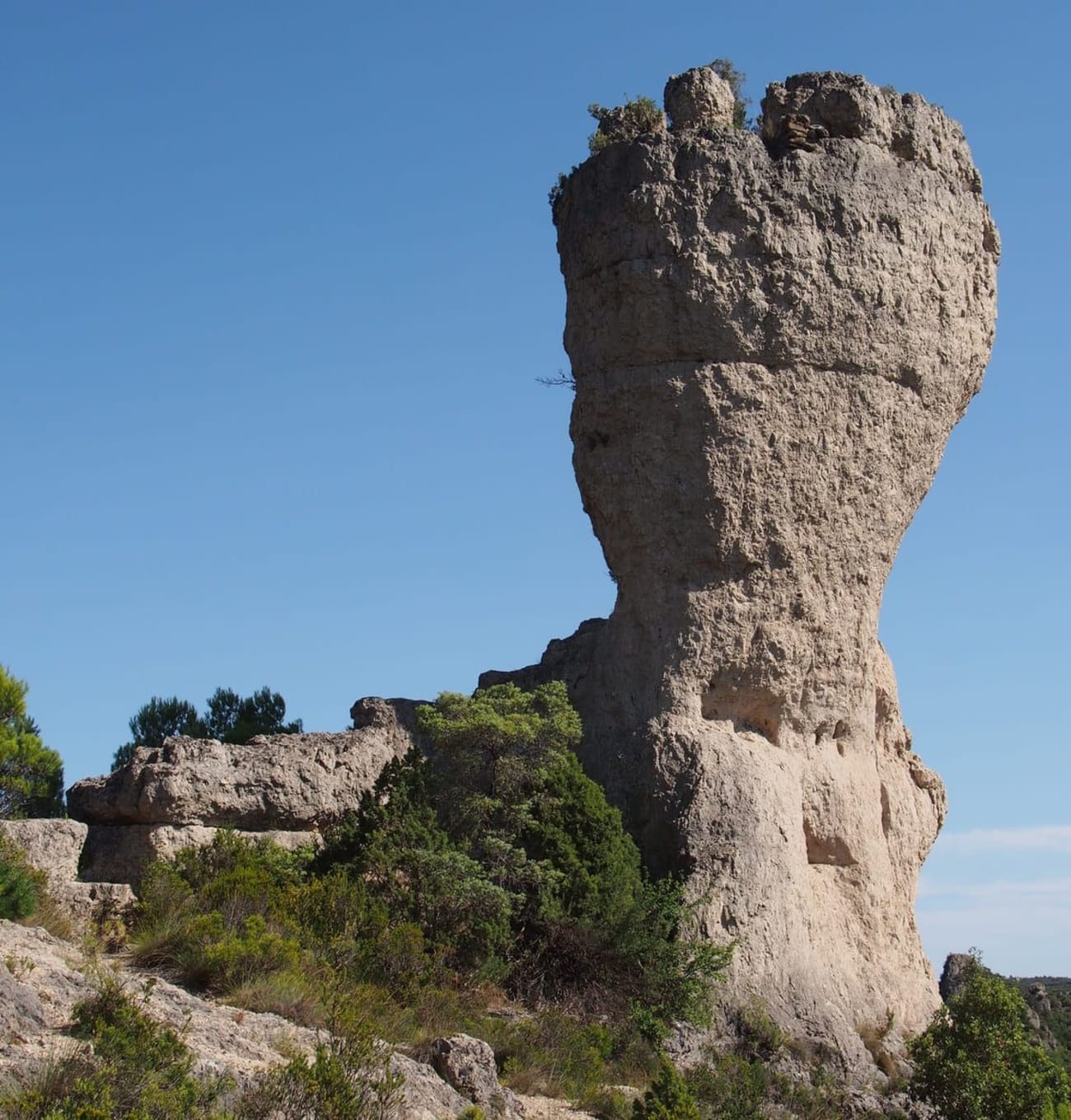 Cirque de Mourèze : la dolomie du Sphinx, un des géants calcaires du site