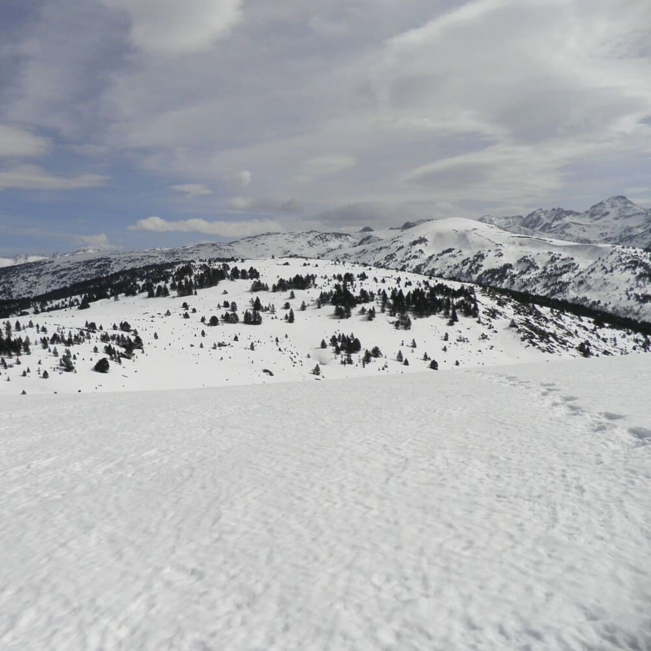 Randonnée raquettes Pyrénées : vue du plateau de la Beille