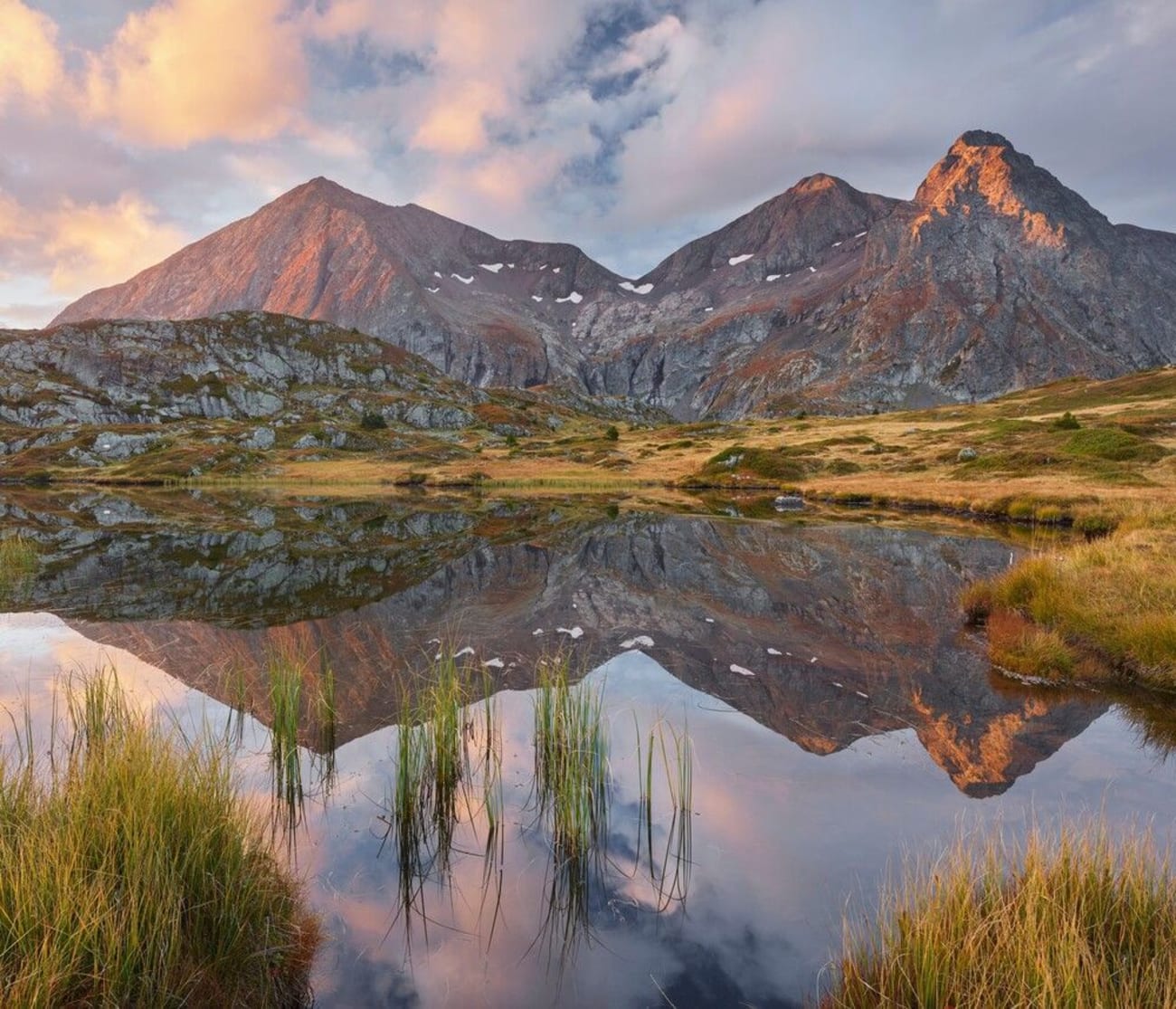 Vue sur le Taillefer depuis le lac Canard