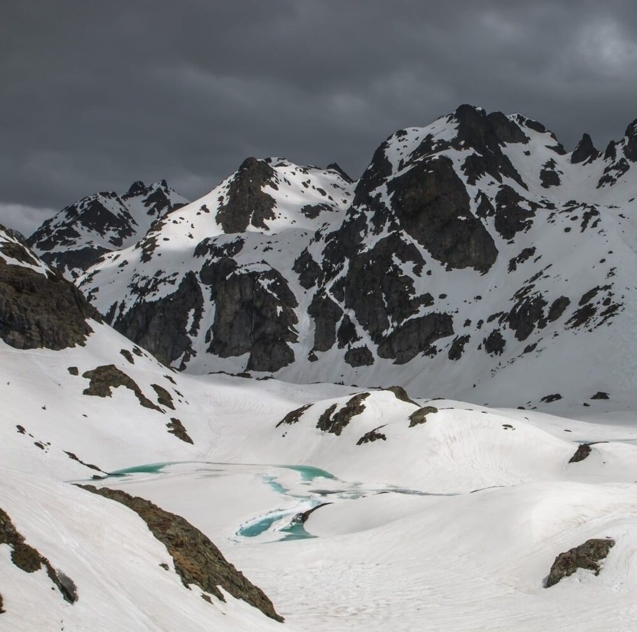 Raquettes Chamrousse : photo des lacs Robert sous la neige.