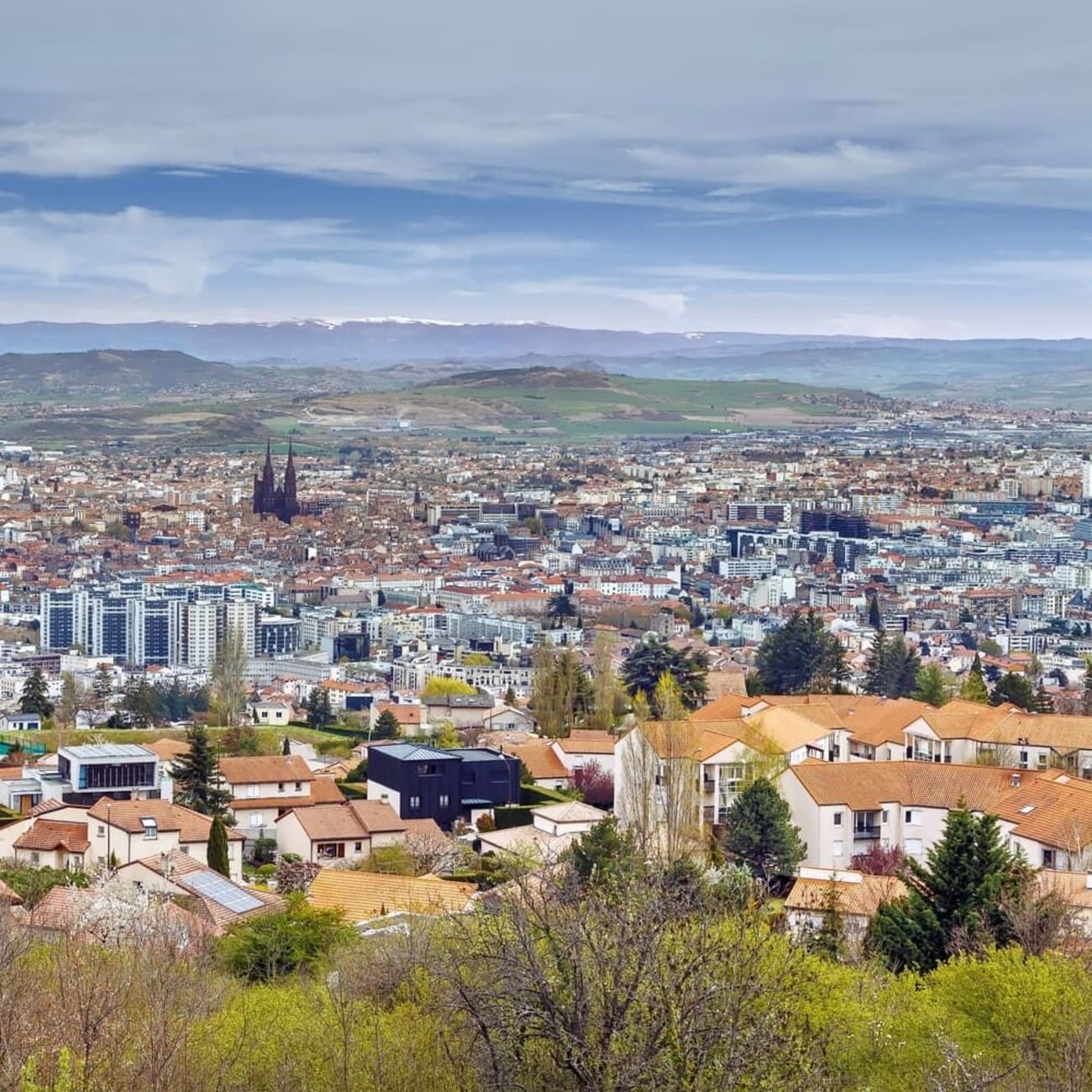 Vue sur Clermont-Ferrand depuis une balade à Chamalières
