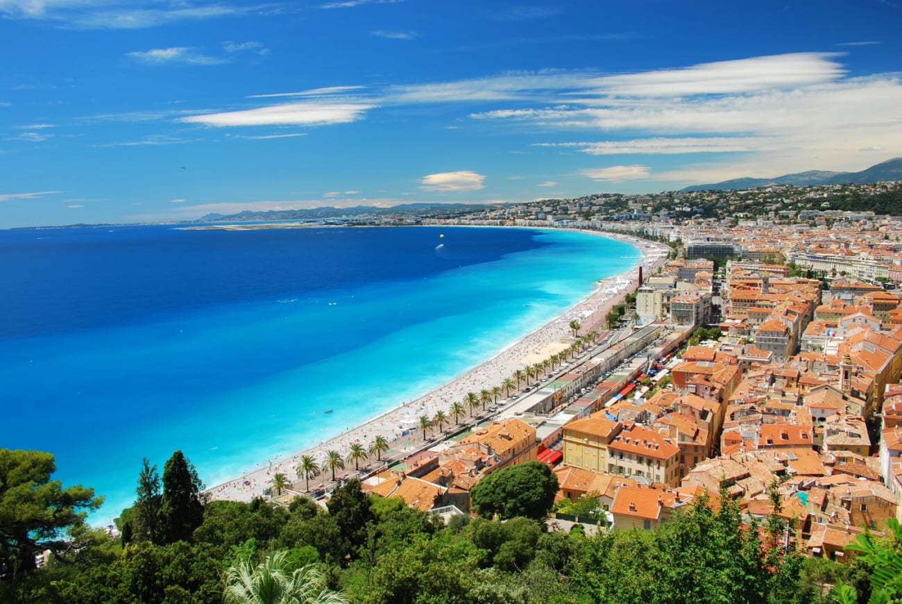 Vue plongeante sur la ville de Nice.