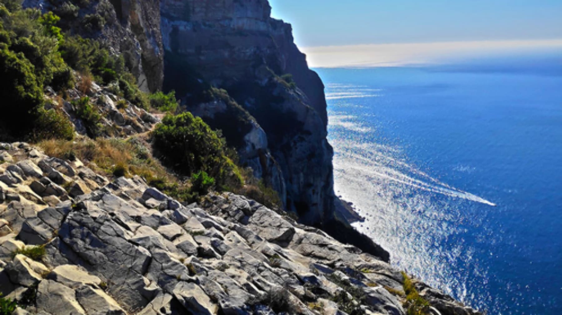 Randonnée Cassis - Falaises du Cap Canaille et grande bleue