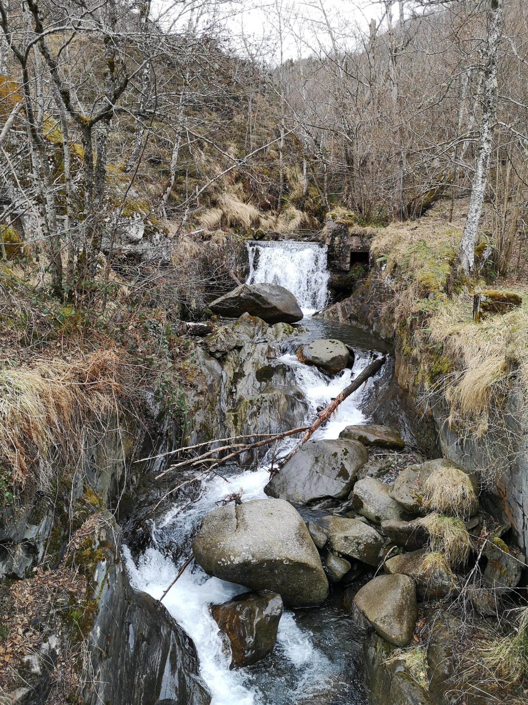 Randonnée Loudenvielle - Loudenvielle en Pyrénées et ses granges d’Ourcibats