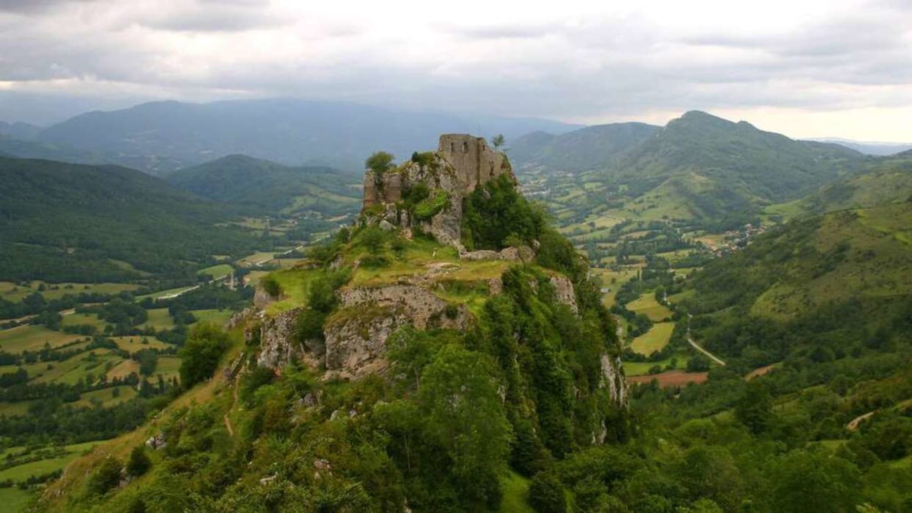 Randonnée Roquefixade - Roquefixade, son château cathare et sa grotte