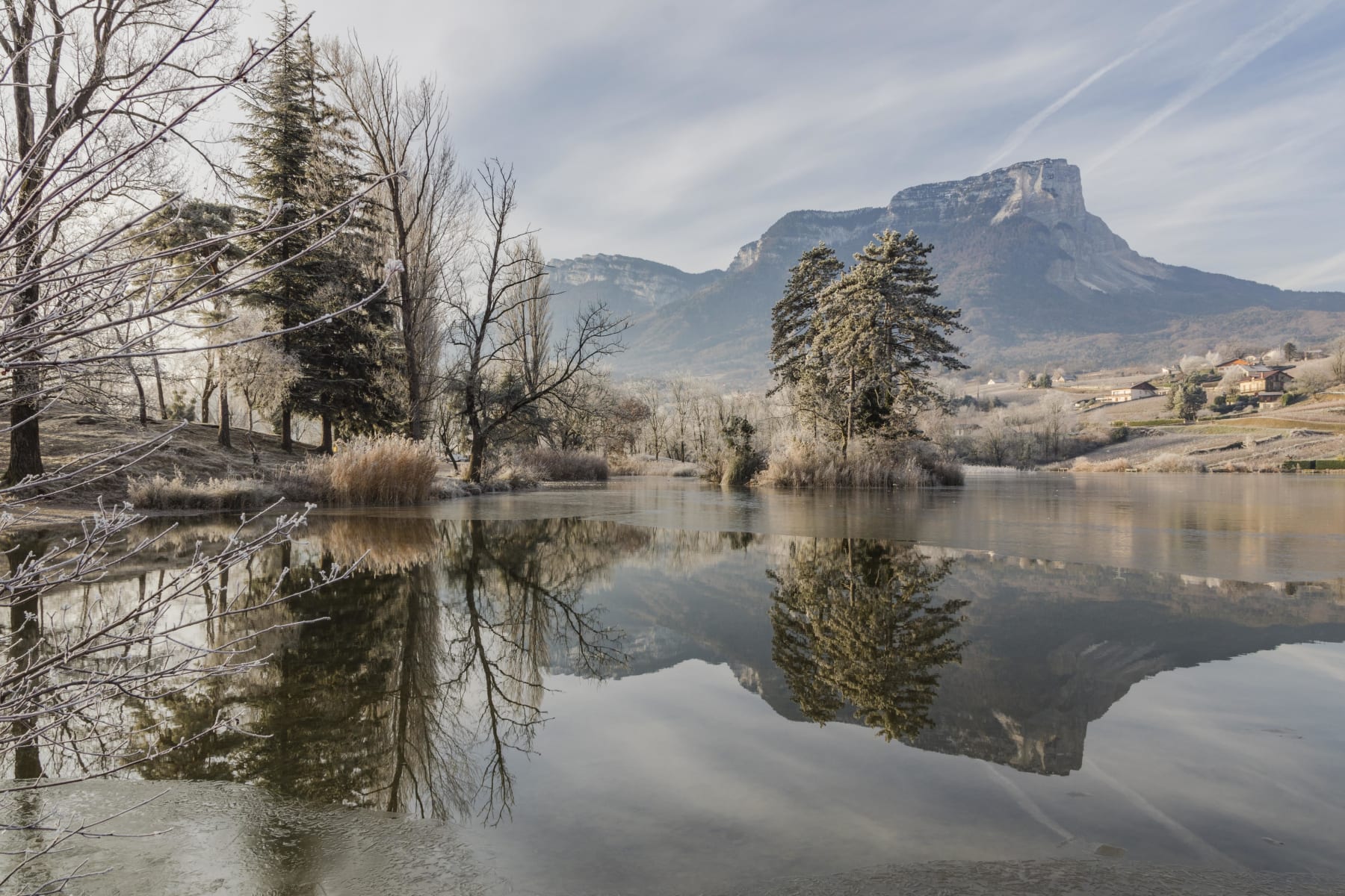 Randonnée Porte-de-Savoie - Tour du lac de Saint-André sous le mont Granier