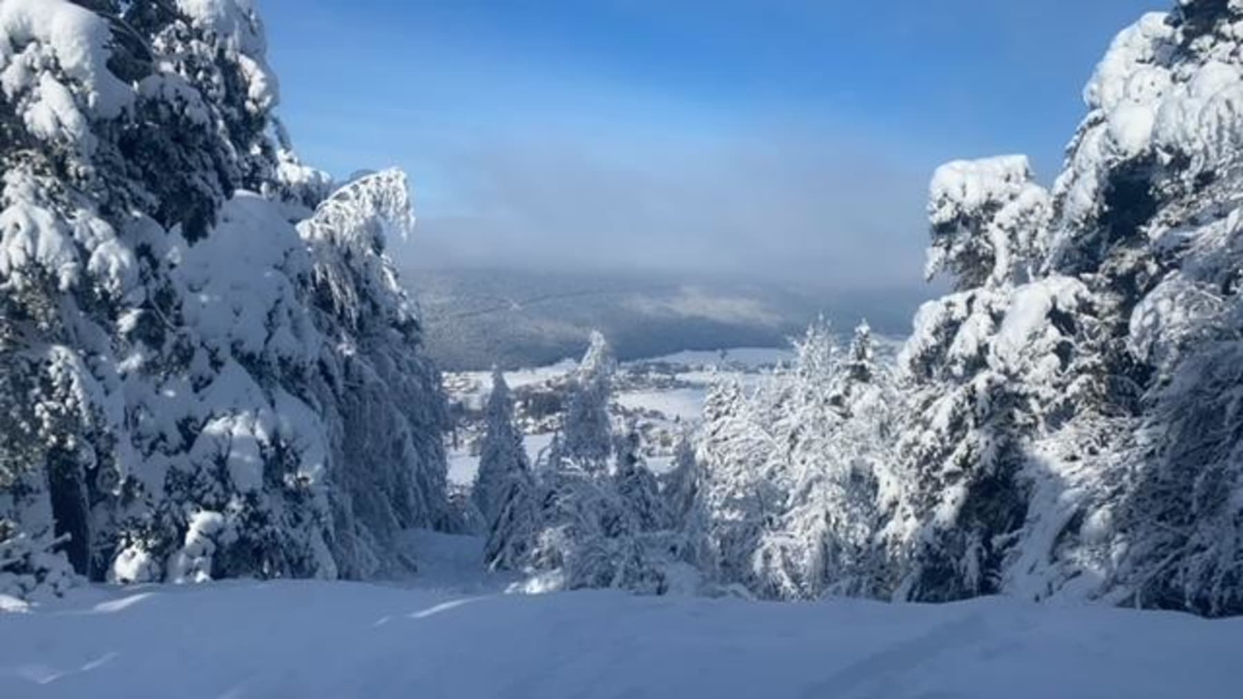 Randonnée Saint-Michel-de-Chaillol - Tour du Mouron à travers villages et vallées enneigés