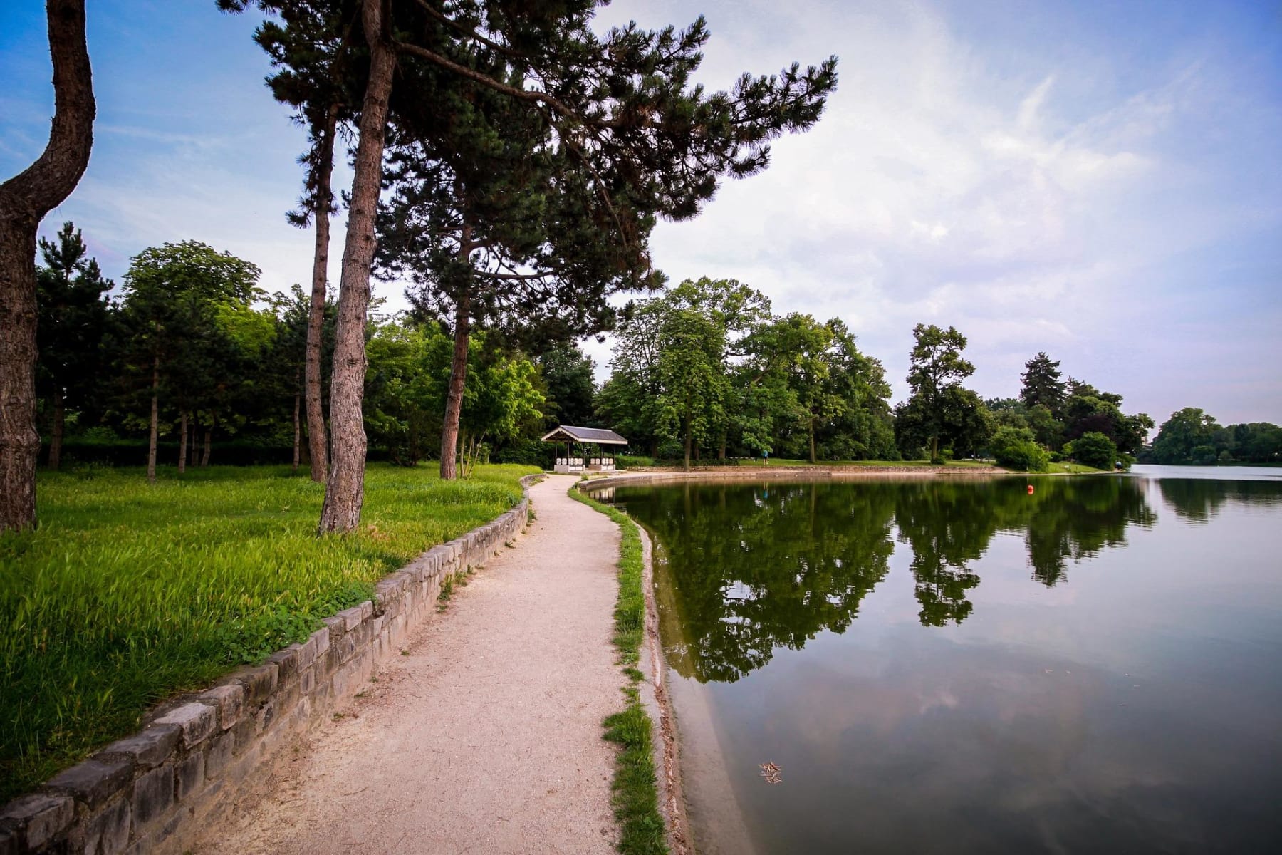 Randonnée Saint-Christoly-de-Blaye - Balade paisible autour du lac du Moulin Blanc