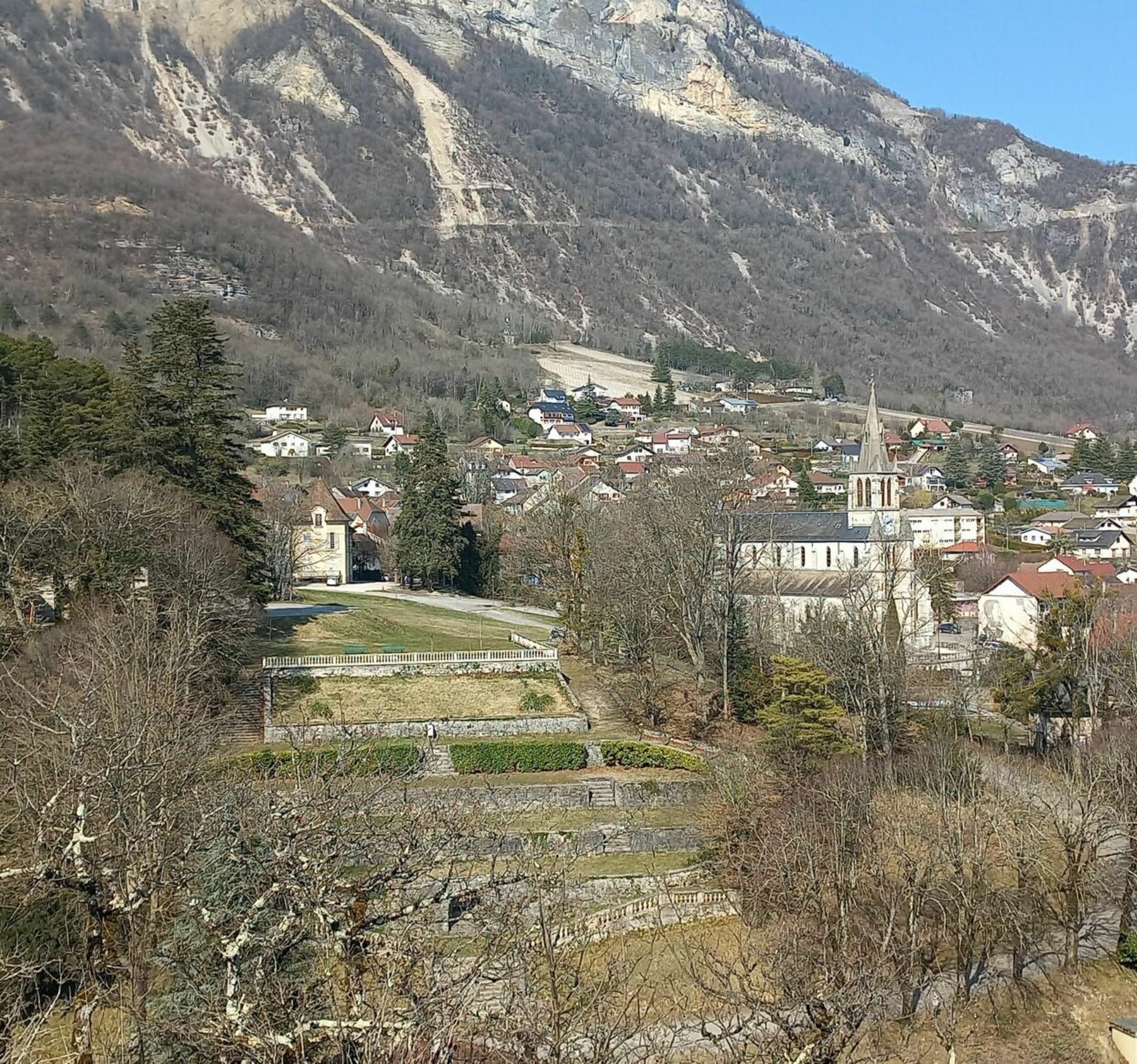 Randonnée Culoz - Ballade Pierre Levanaz et Château de Montvéran