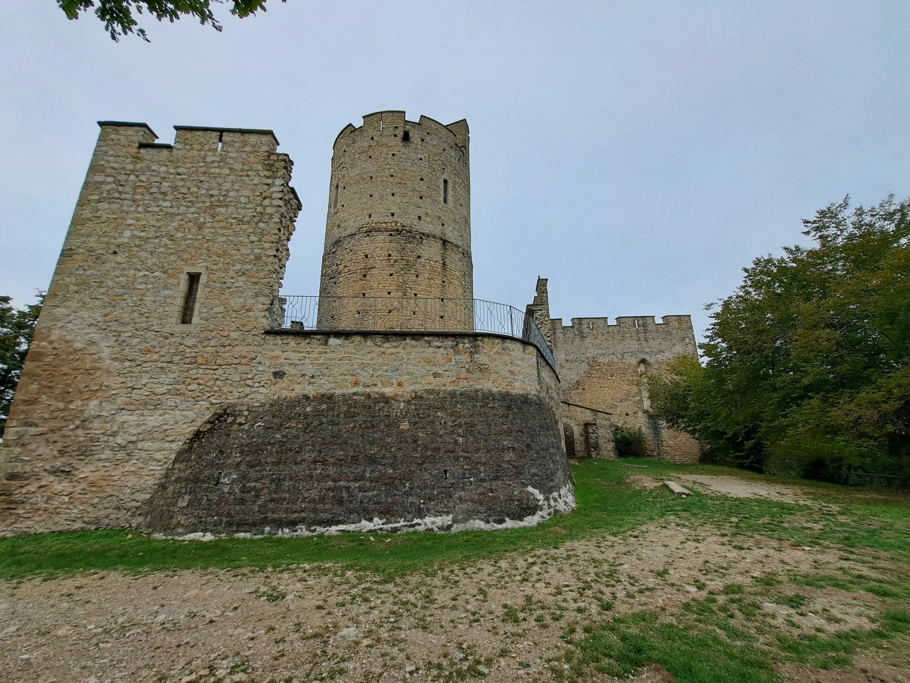 Randonnée Saint-Quentin-Fallavier - Entre étangs et château de Saint-Quentin-Fallavier