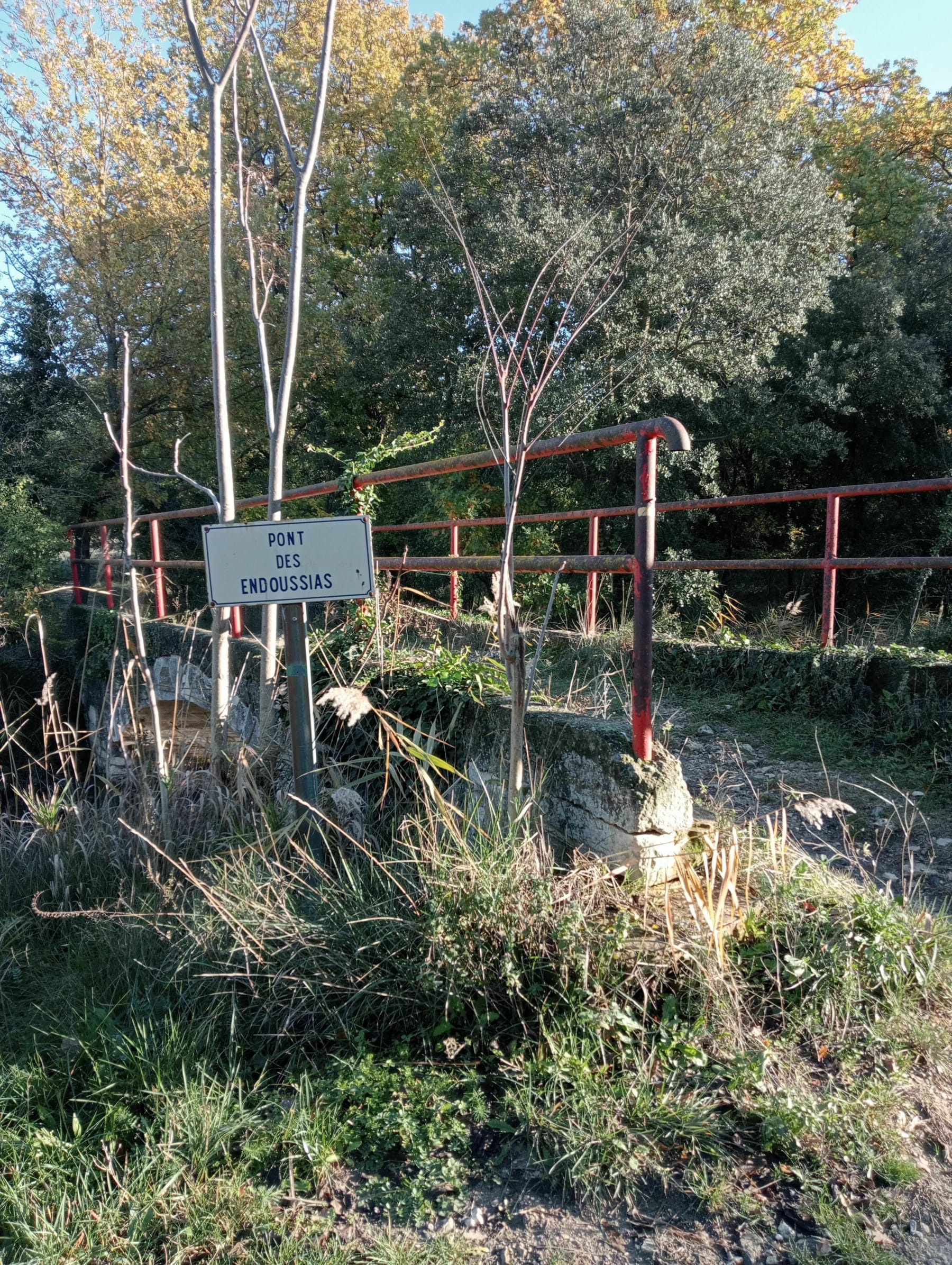 Randonnée Velleron - Balade au centre de Velleron et bords de canal