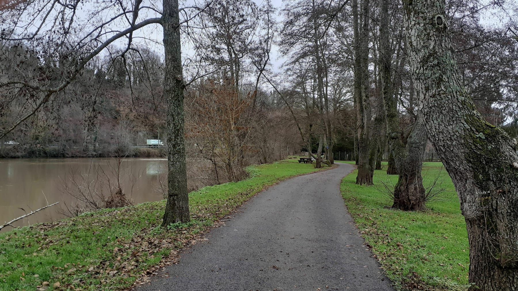 Randonnée Charleville-Mézières - Méditation au barrage du Mont Olympe