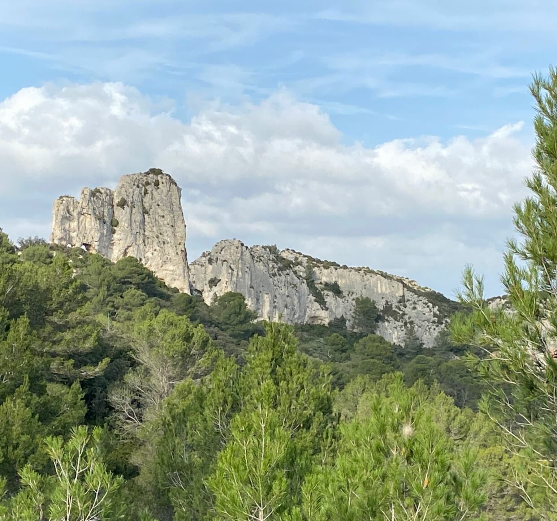 Randonnée Saint Rémy de Provence - Rocher des Deux Trous, Mont Gaussier et Lac du Peiroou