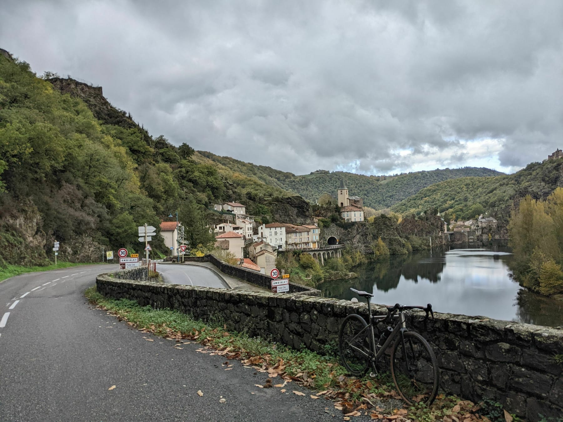 Randonnée Albi - Vélo route: vallée du Tarn direction Ambialet