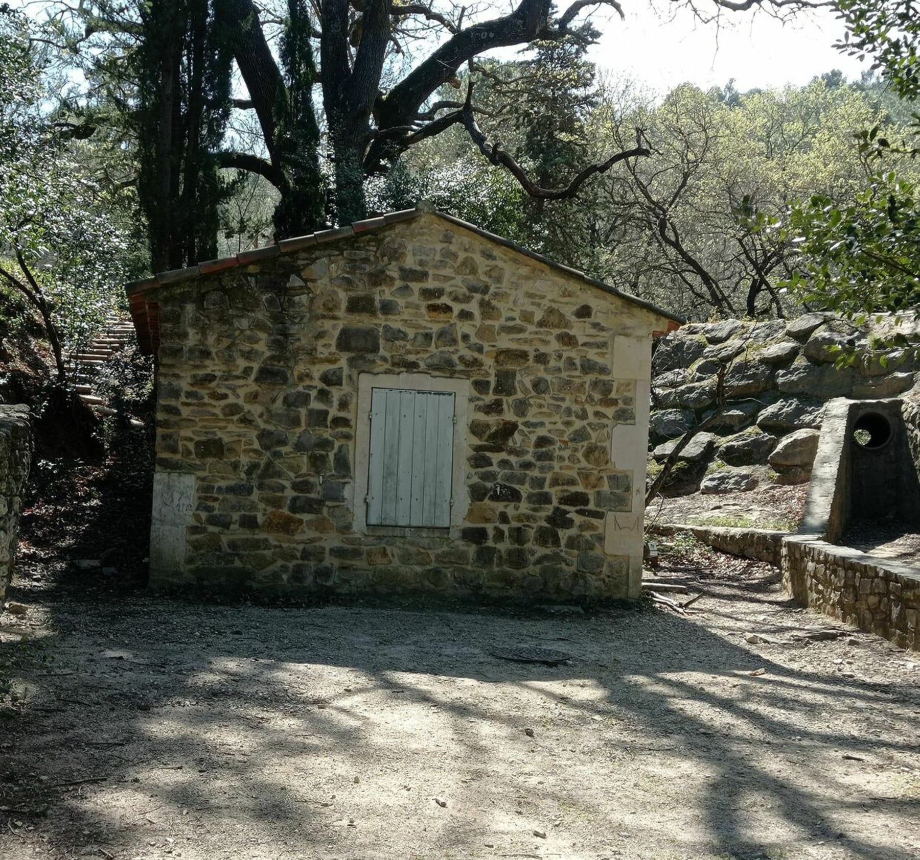 Randonnée Fontvieille - Du vallon de la Leque aux Traversières