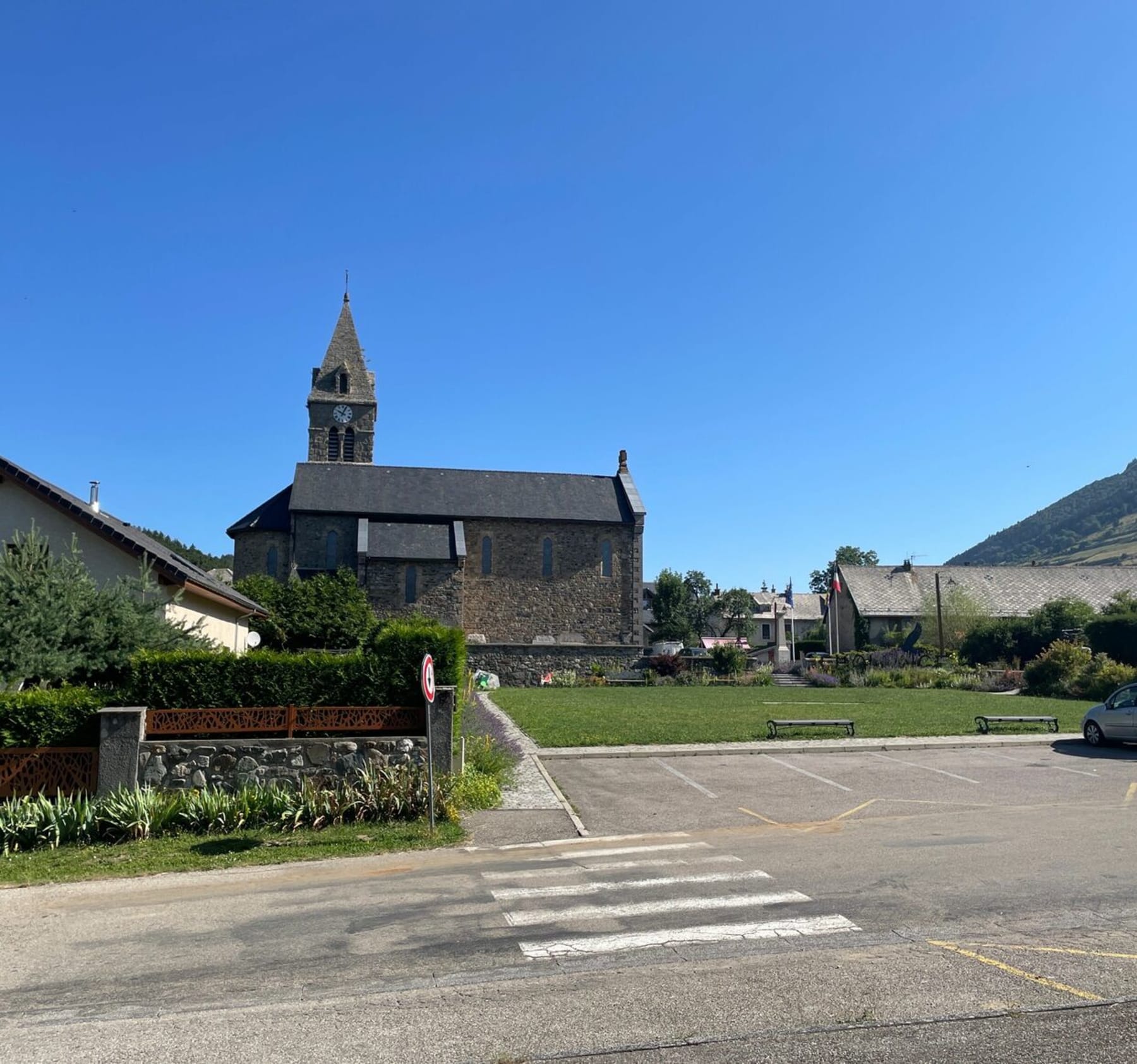 Randonnée Notre-Dame-de-Commiers - Tour dans les bosses autour de Laffrey