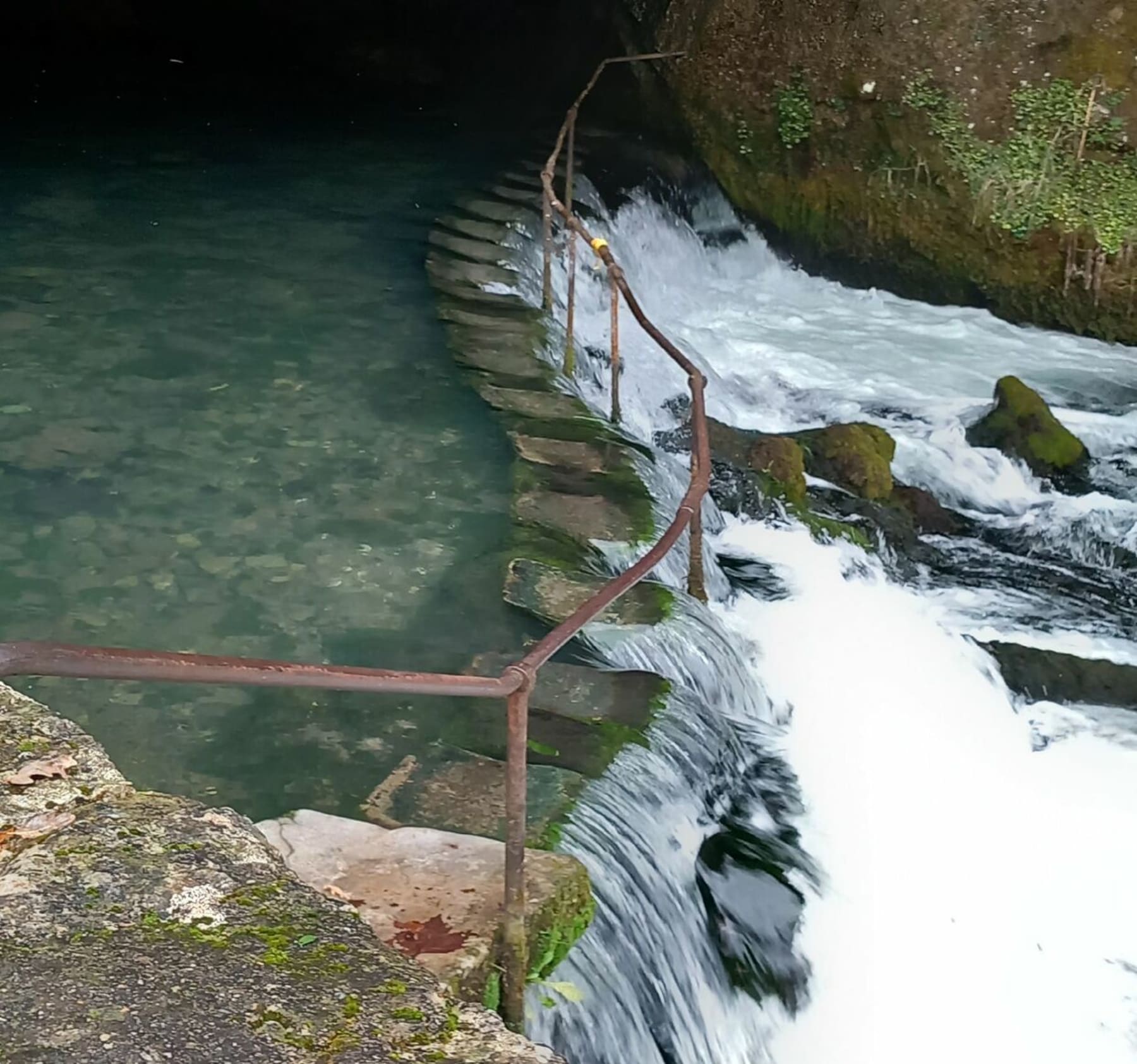 Randonnée Fougax-et-Barrineuf - Fontaine intermittente de Fontestorbes