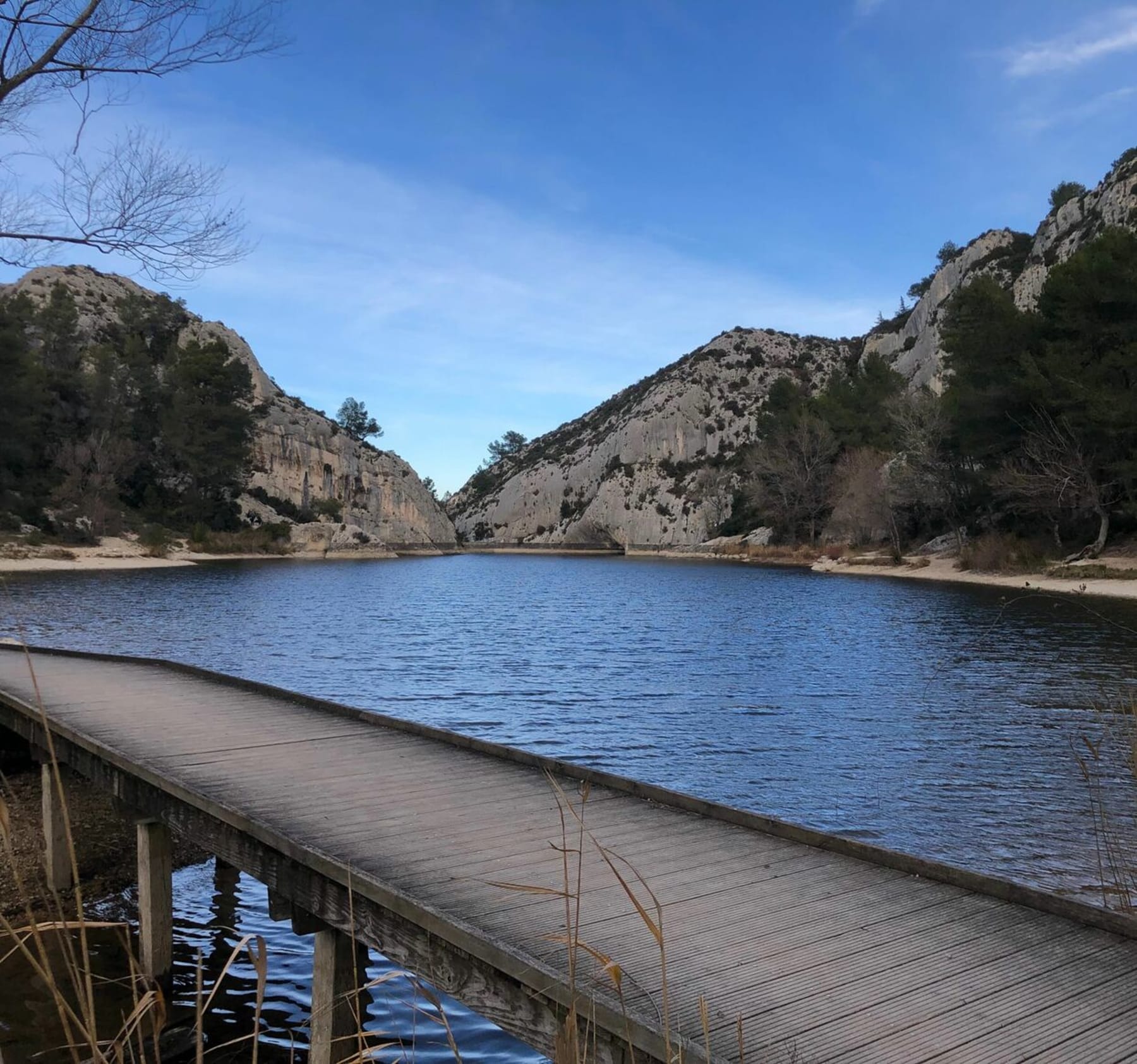 Randonnée Saint-Rémy-de-Provence - Grotte et lac des Peirou