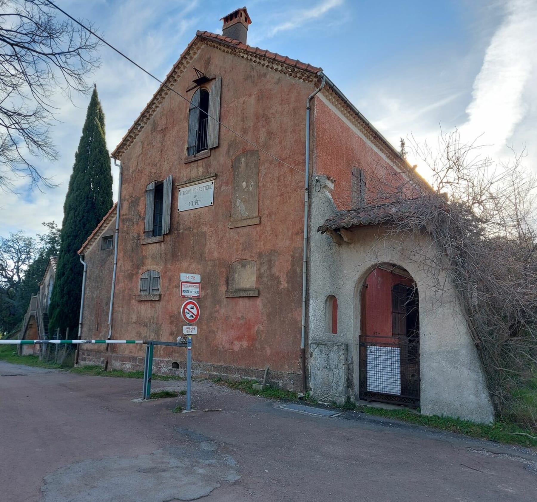 Randonnée Fréjus - Tour des cinq maisons forestières de l'Esterel à Saint-Raphaël