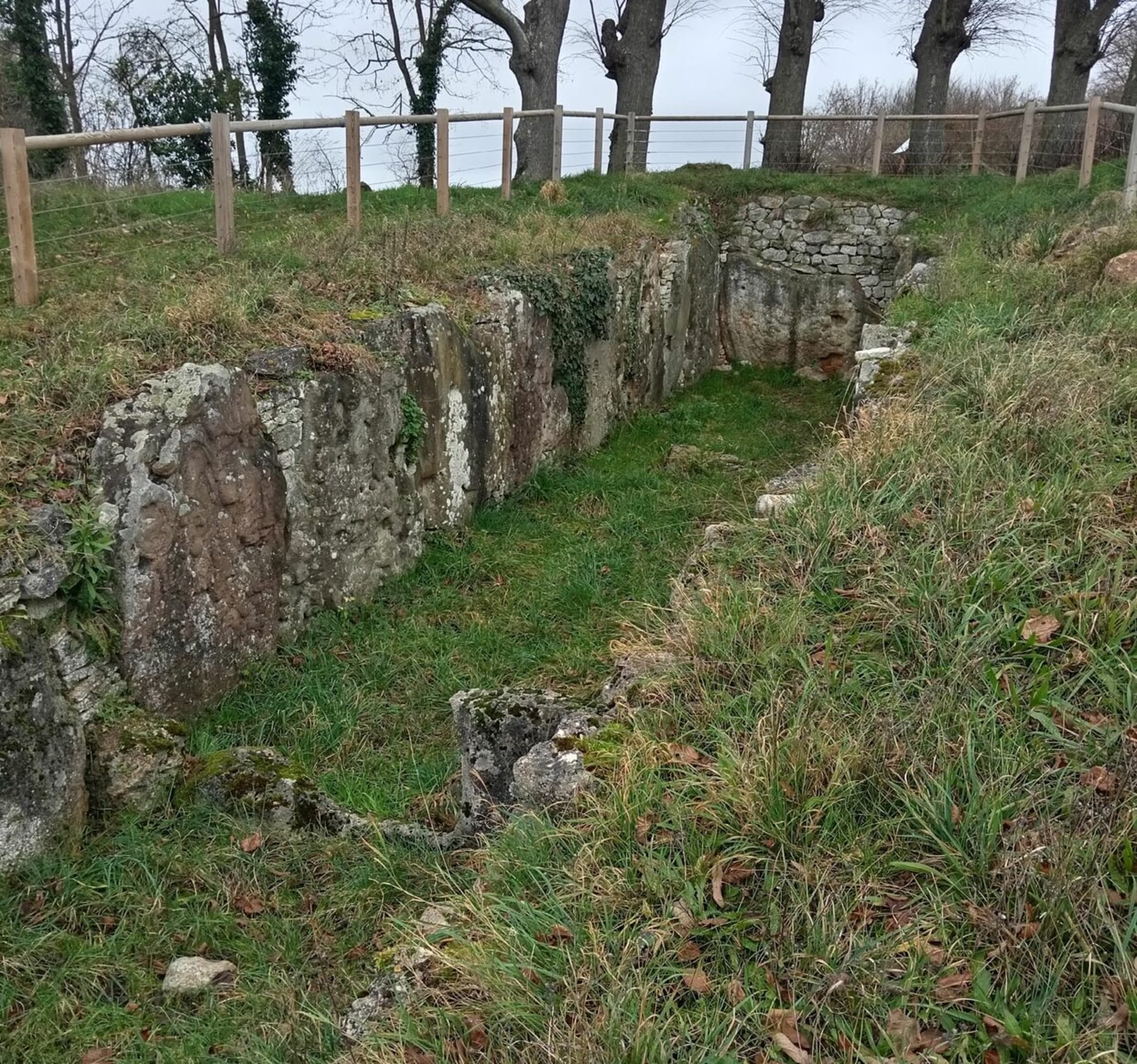 Randonnée Brueil-en-Vexin - Autour de Brueil en Vexin et son passé