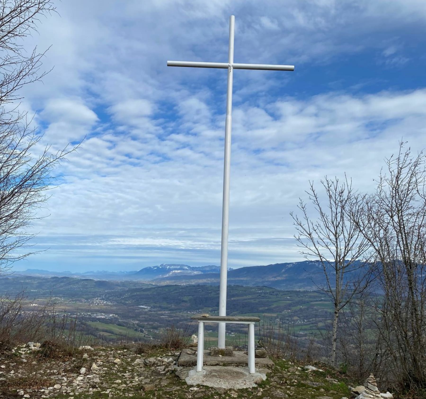 Randonnée Aix-les-Bains - Grottes aux fées, croix Meyrieu, forêt du Corsuet