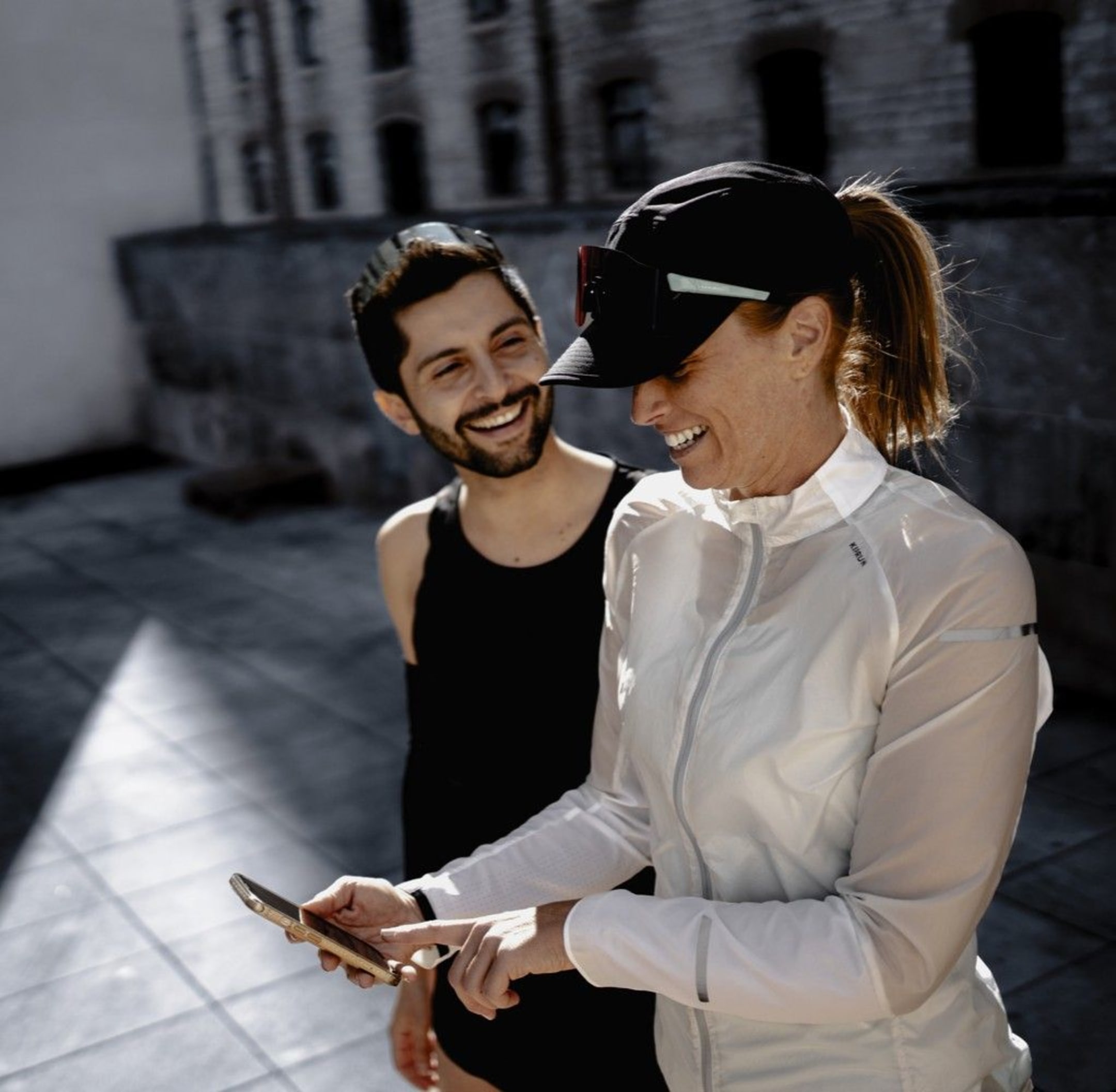 Duo de runners se préparant pour un 5 km.