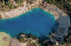 Blauwe meren van Guizengeard en uitgestrekte kristalheldere wateren - Guizengeard - 2