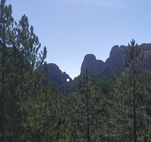 Trou de la Bombe : panorama grandiose sur les Aiguilles de Bavella - Quenza - 2