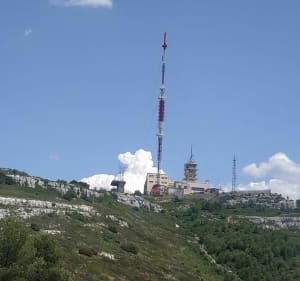 Autour de la chaîne de la Grande Étoile relais de télévision - Simiane-Collongue - 2