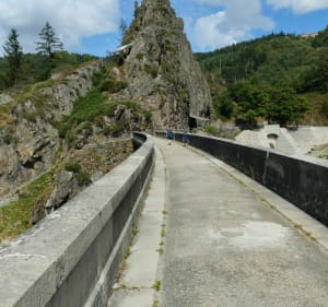 Balade du barrage du Gouffre d'Enfer à celui du Pat de Riot - Planfoy - 2