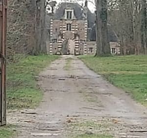 Trévol à travers bourgs, bois, champs et château d'Avrilly - Cat - 2